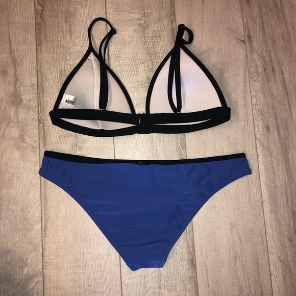 Blue triangle bikini - Picture 2 of 2